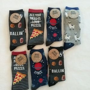 7 pair of Men's  socks size 7-12